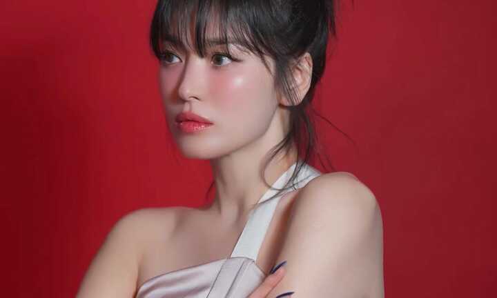 Song Hye Kyo nói gì khi bị chê bai nhan sắc ở tuổi 42?