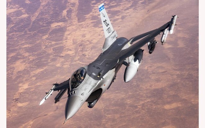 Tin tức quân sự mới nóng nhất ngày 15/2: Máy bay F-16 Mỹ chặn tiêm kích Nga gần Alaska