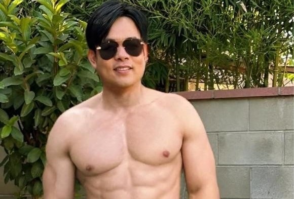 Quang Lê xuất hiện với diện mạo gây sốc, netizen nghi ngờ nam ca sĩ photoshop