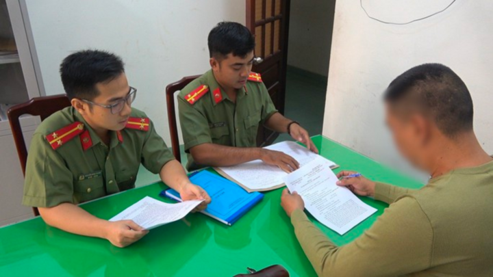 Nghe tin bố bị xử phạt nồng độ cồn, con lên mạng xã hội đăng tin xúc phạm CSGT