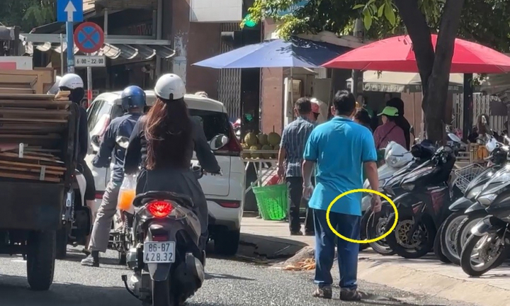 Bị khách tấn công vào mặt, nam tài xế đánh trả khiến 1 người bị thương