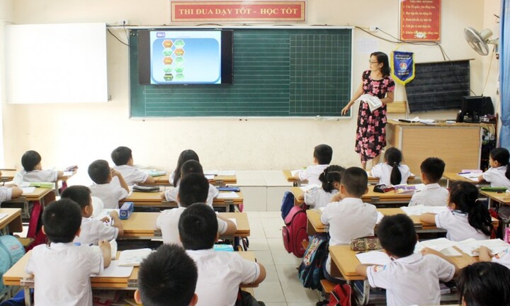 Phụ huynh thắc mắc việc huy động kinh phí lắp camera: Hiệu trưởng nói gì?