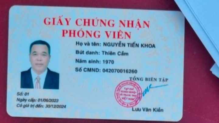 Bắt một phóng viên cưỡng đoạt tiền của người dân