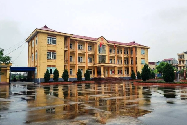 Bãi nhiệm một chủ tịch xã ở Nam Định vì 