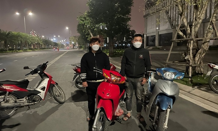 Phản ứng bất ngờ của 3 đối tượng đua xe, đánh võng bị bắt sau trận Việt Nam - Oman tại SVĐ Mỹ Đình