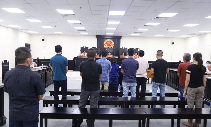 Bị cáo buộc lừa đảo gần 300 tỷ đồng, cựu Chủ tịch Công ty chứng khoán SME hầu toà 