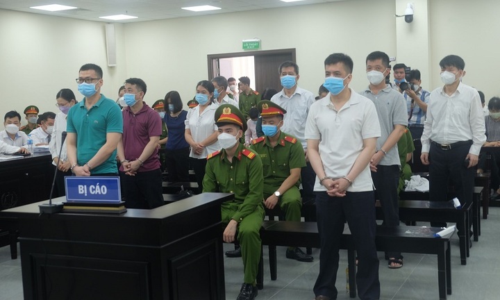 Bị cáo buộc chưa thành khẩn, cựu Thứ trưởng Bộ Y tế Trương Quốc Cường đối mặt 8 năm tù