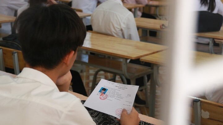 Sử dụng căn cước công dân giả để thi hộ, sinh viên bị xử lý ra sao?