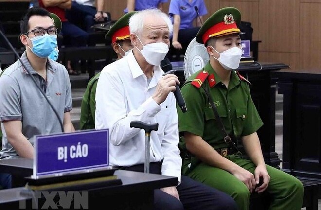 “Ái nữ” của đại gia Bình Dương: “19 tuổi đứng tên thay, không hiểu hết vấn đề”