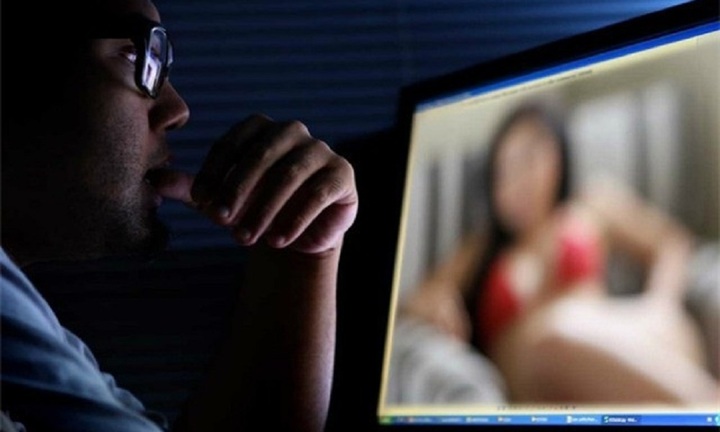 Hết tiền tiêu, nam thanh niên lôi