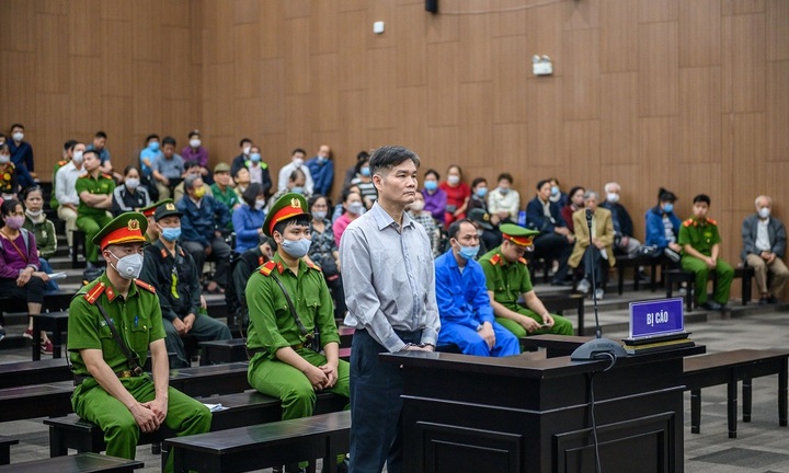 Tiến sĩ “dạy học làm giàu” lĩnh án chung thân