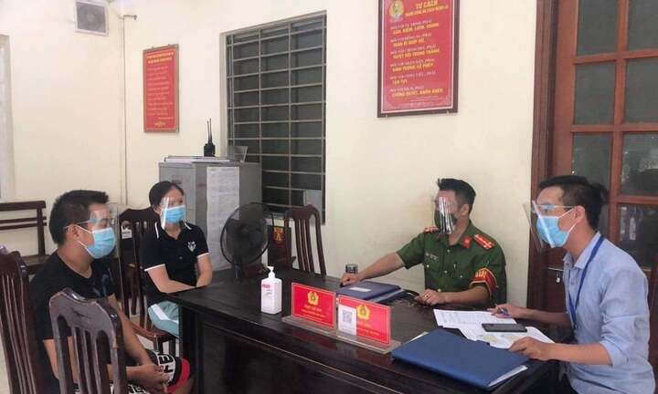 Vụ người dân luồn dây thép gai, trèo khỏi khu phong tỏa: Xác minh, xử phạt 2 trường hợp vi phạm