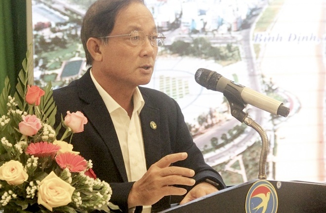 Tạm đình chỉ công tác 30 ngày đối với giám đốc sở chơi golf trong lúc giãn cách phòng dịch COVID-19