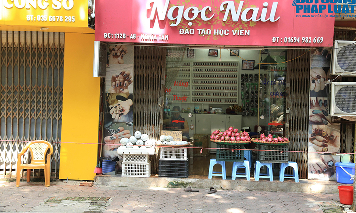 Độc đáo: Người Hà Nội đến...nhà hàng, tiệm nail mua rau củ quả trong giai đoạn giãn cách
