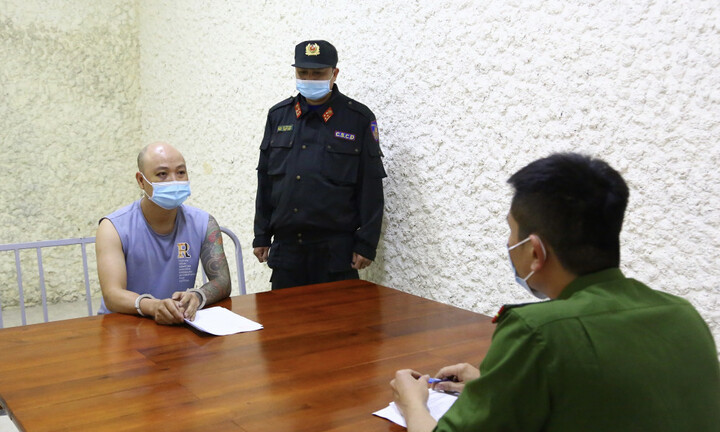 Nổ súng chỉ thiên truy bắt đối tượng truy nã đặc biệt nguy hiểm