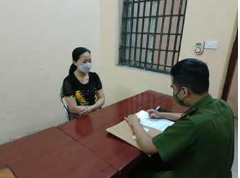 Hà Nội: Tạm giữ đối tượng hất chất bẩn vào 3 cán bộ xã