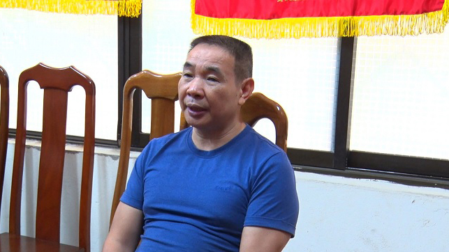 Bắt đối tượng cho vay nặng lãi cầm dao chống đối lực lượng chức năng