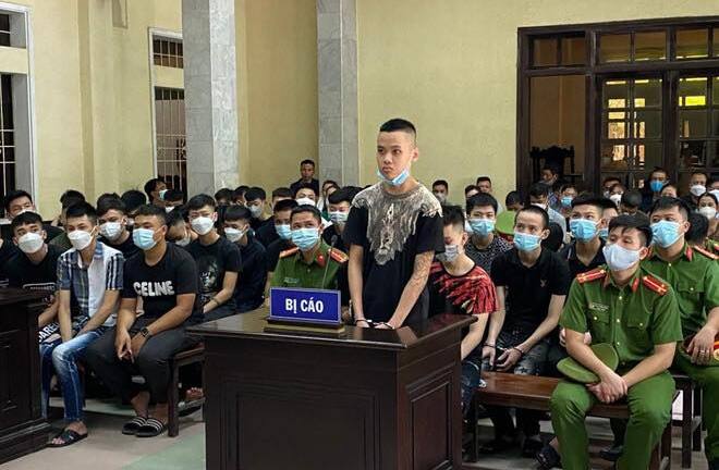 Xét xử 48 thanh, thiếu niên cầm hung khí hỗn chiến giữa thủ đô