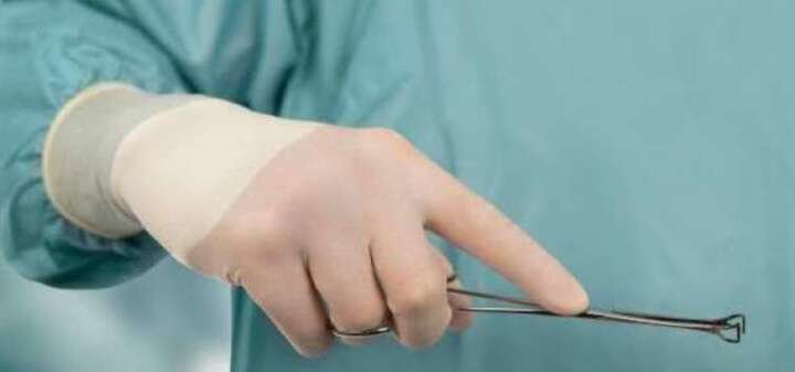 Hà Nội: Chạy đua thời gian cứu người phụ nữ bị rơi từ tầng 5 khi đang lau cửa sổ 