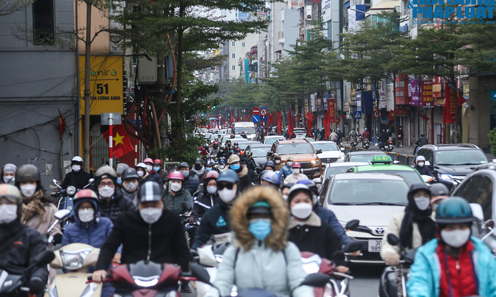Ngày đầu đi làm sau Tết: Đường phố Hà Nội nơi ùn tắc, nơi thông thoáng bất ngờ