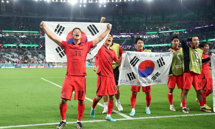 Đánh bại Bồ Đào Nha, Hàn Quốc lách khe cửa hẹp vào vòng đấu loại World Cup 2022