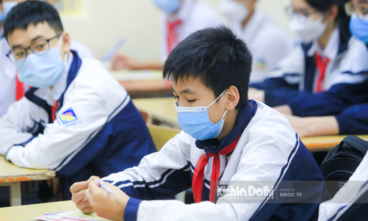 Ba Vì: 2.521 học sinh đến trường, 69 em nghỉ học sau thời gian dài học online