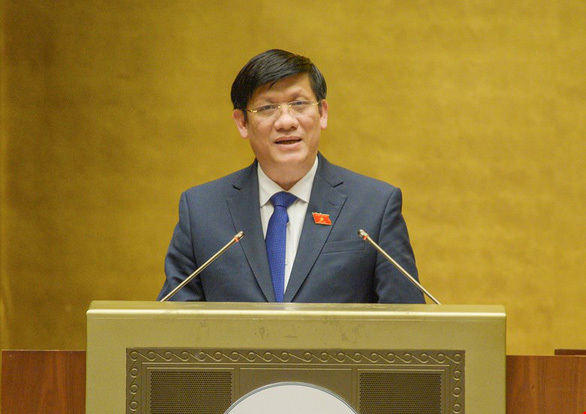 Bộ trưởng Nguyễn Thanh Long ngồi 