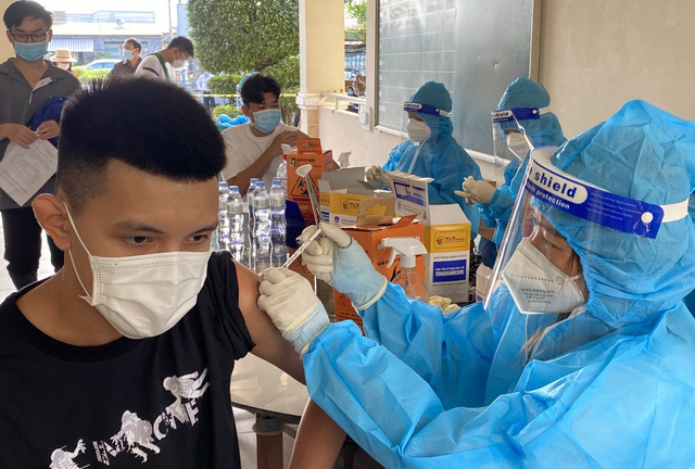 Những tỉnh, thành phố nào tiêm vaccine phòng COVID-19 cho trẻ từ 12-17 tuổi?