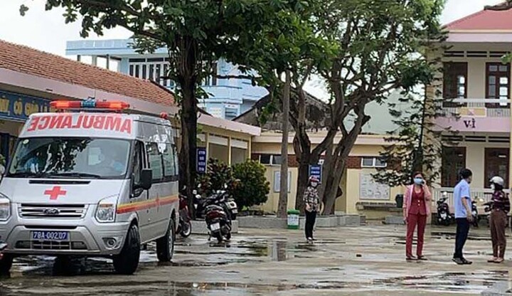 Tin tức thời sự mới nóng nhất 25/11: Cách ly 19 học sinh lớp 5 do bạn học nghi mắc COVID-19