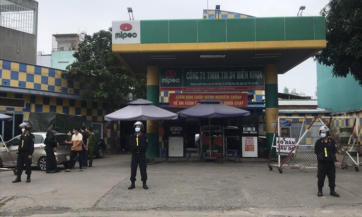 Vụ pha chế, buôn bán gần 2,7 triệu lít xăng giả: Bắt nữ Giám đốc công ty Biên Khoa