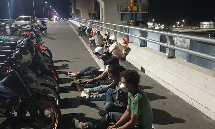 Kiên Giang: Vây bắt trên 20 thanh niên tụ tập đua xe trái phép trên cống ngăn mặn 3.300 tỷ đồng