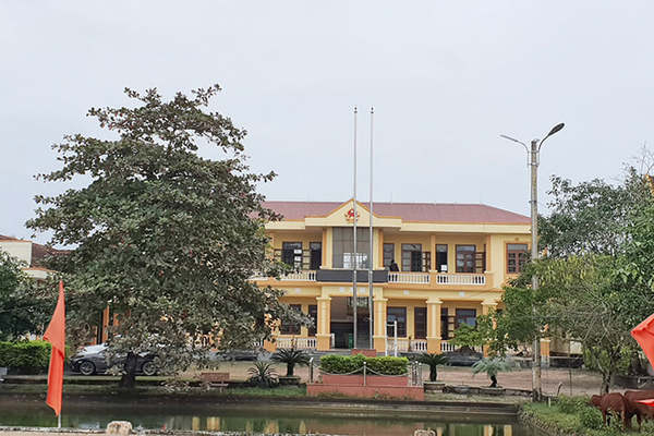 Khai trừ Đảng đối với nữ cán bộ