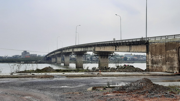 Vụ sát hại, phi tang người phụ nữ bên sông Thạch Hãn: Khởi tố 2 bị can