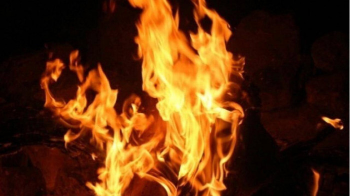 Nói lời chia tay với tài xế xe tải, cô gái trẻ bị tưới xăng đốt gây bỏng 50% cơ thể