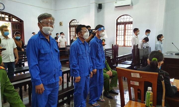 Vụ kinh doanh gần 200 triệu lít xăng giả: 