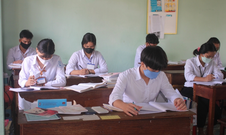 Tin tức thời sự mới nóng nhất 10/1: Học sinh THPT tại TP.Pleiku bắt đầu đi học trở lại