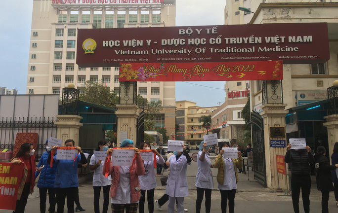 Nhân viên bệnh viện Tuệ Tĩnh yêu cầu trả lương: Bộ Y tế yêu cầu giải quyết dứt điểm