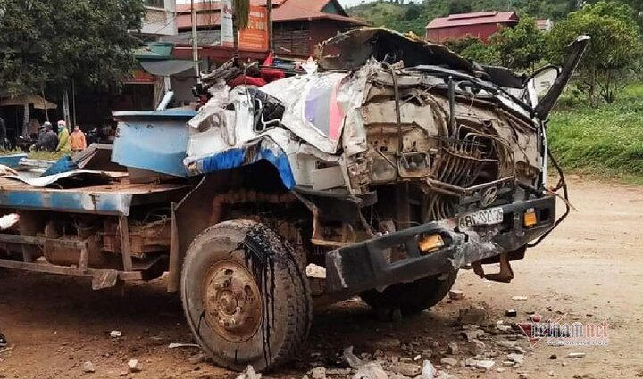 Sơn La: Nam tài xế tử vong khi ô tô tải tông sập nhà dân