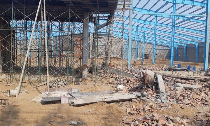 Vụ sập tường 7 người chết: Trưởng ban quản lý các KCN tỉnh Vĩnh Long bị cảnh cáo