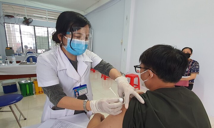 Cà Mau: F0 không triệu chứng, F1 nguy cơ cao được đi làm