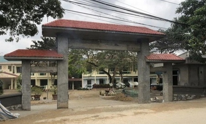 Vì sao hiệu trưởng và thủ quỹ trường tiểu học ở Hà Giang bị bắt tạm giam?