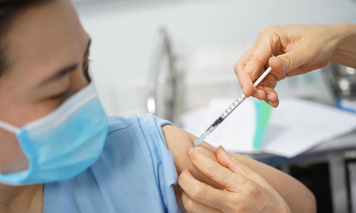 TP.HCM: F1 đã tiêm vaccine được đi học, đi làm