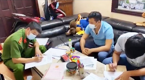 Bà Rịa-Vũng Tàu: Phá đường dây làm giả con dấu ngành công an, y tế