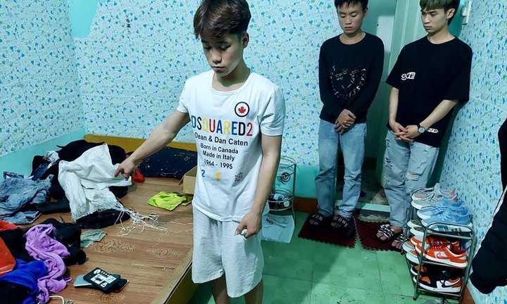 Giấu cần sa vào hộp thuốc chữa yếu sinh lý, 5 thanh niên bị bắt 