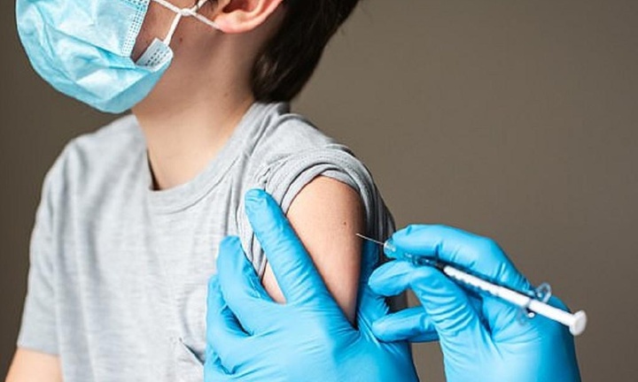 Bộ Y tế: Trẻ từ 5-dưới 12 tuổi đã mắc COVID-19 sẽ tiêm vaccine sau 3 tháng