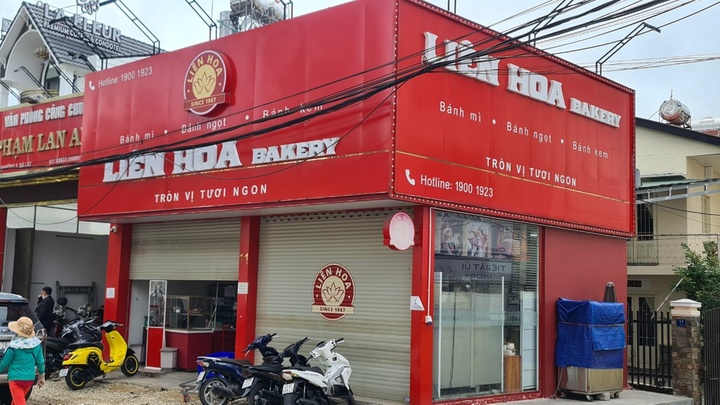 Gây ngộ độc hàng loạt cho người dân và du khách, tiệm bánh Liên Hoa bị phạt nặng