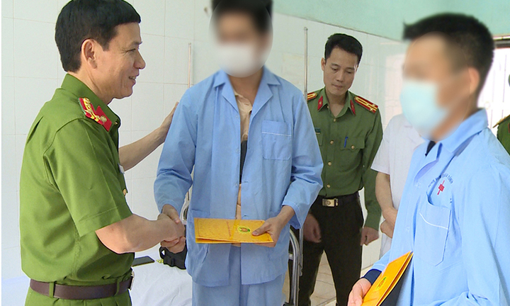 Thanh Hóa: Bắt giữ đối tượng vận chuyển ma túy, hai công an bị thương tích 