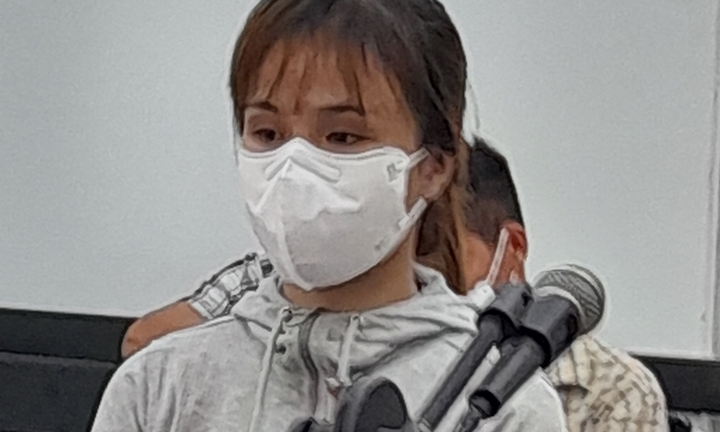 Vác dao chém hàng xóm, thiếu nữ lĩnh hơn 9 năm tù 