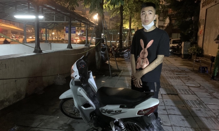 Nam thanh niên mất xe máy 2 lần trong 5 tháng, đều được Công an TP.Hà Nội trao trả