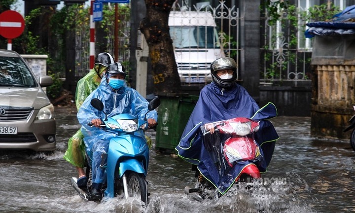 Mưa dông ở miền Bắc kéo dài đến khi nào?